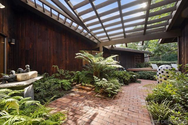 6346 Ridge Manor Avenue, San Diego CA: https://media.crmls.org/mediaz/d7317c3d-00e3-4fe7-a0e4-bcc0d295eaa9.jpg