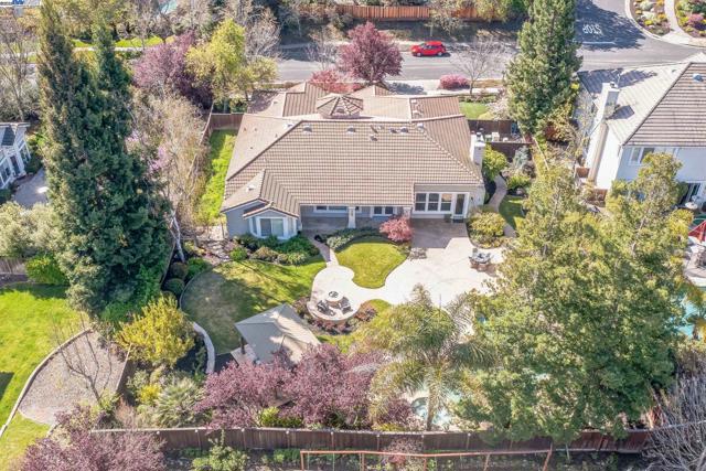 1221 Culet Ranch Rd, Danville CA: https://media.crmls.org/mediaz/d7326ed6-6b49-4fa6-a8ee-d9b428d29e64.jpg