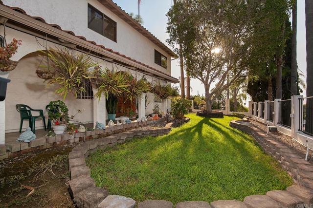 7781 SUNSET DR, La Mesa CA: https://media.crmls.org/mediaz/d7333d61-2b7a-4d33-a590-663153d7dcbf.jpg