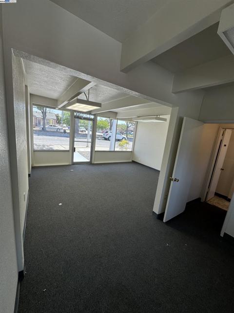 36976 Mulberry St, Newark CA: https://media.crmls.org/mediaz/d73343ac-6d98-4c38-bcc4-f04a9c3df289.jpg