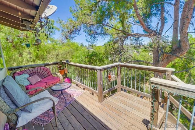 255 Highline Trl, El Cajon CA: https://media.crmls.org/mediaz/d733ccf8-0a8c-4166-b452-fcb0638ebb9b.jpg