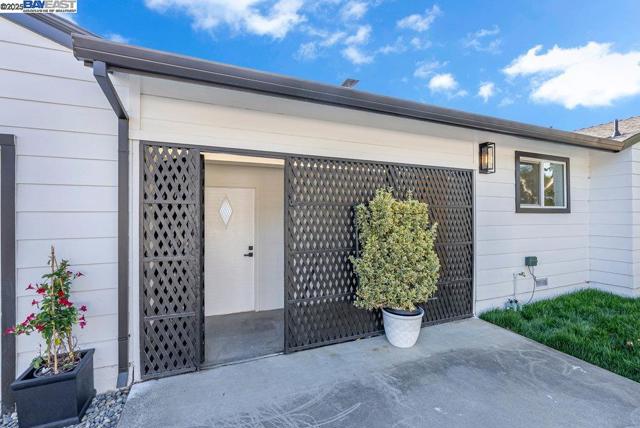 4374 Emory Way, Livermore CA: https://media.crmls.org/mediaz/d73453be-7496-4ad1-91c9-56e06166b1f4.jpg