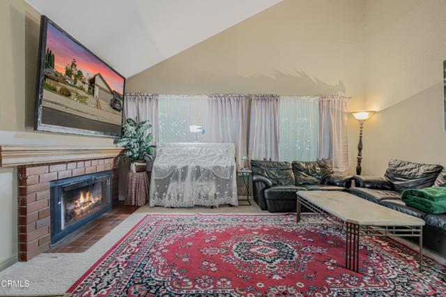 Detail Gallery Image 7 of 38 For 1805 Hillary Ct, Simi Valley,  CA 93065 - 5 Beds | 3 Baths