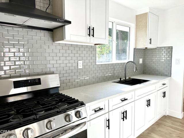 5063 Cypress Lane, Ventura CA: https://media.crmls.org/mediaz/d7358105-540c-49ea-9104-ea0d16e7c4e6.jpg
