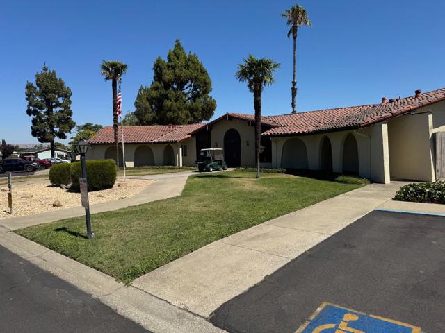 500 W 10th Street, Gilroy CA: https://media.crmls.org/mediaz/d735a9c6-e621-4cc0-a1ef-e13531c3fd6e.jpg