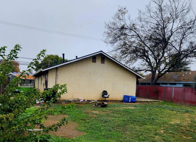 24 Church Street, Modesto CA: https://media.crmls.org/mediaz/d736241c-5b2b-4315-9a78-9b419221a62e.jpg