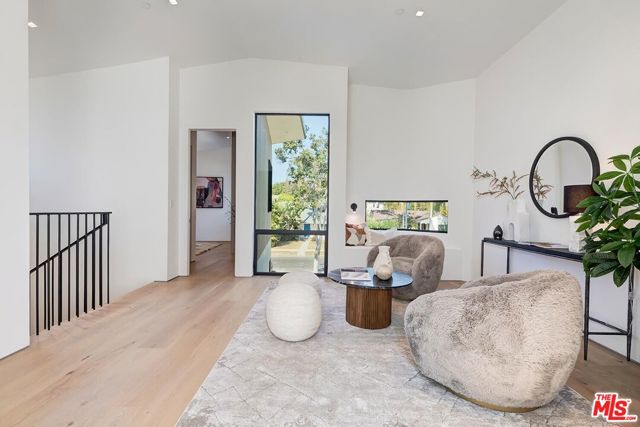 2831 Malcolm Avenue, Los Angeles CA: https://media.crmls.org/mediaz/d736a002-bb3d-48bc-b8db-187b2265526c.jpg