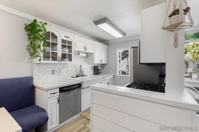 4425 50th Street, San Diego CA: https://media.crmls.org/mediaz/d736a8cf-56fa-42da-9c99-0d89b81d04c2.jpg