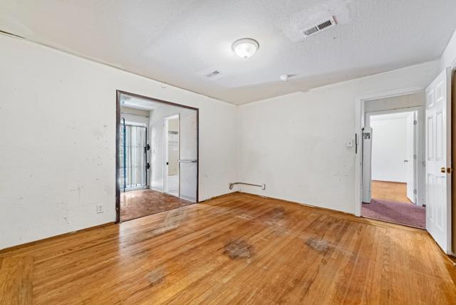 338 Copperfield Avenue, Hayward CA: https://media.crmls.org/mediaz/d7371286-42b7-4de0-8b87-c89ce8734ce7.jpg
