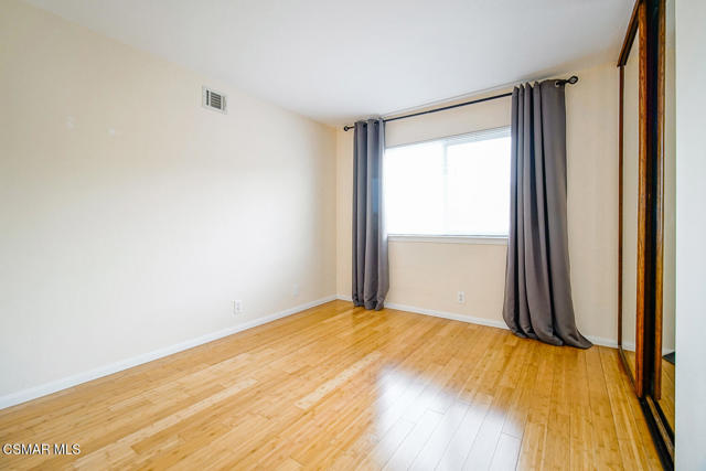 2111 Peak Place, Thousand Oaks CA: https://media.crmls.org/mediaz/d73739ee-b1d4-48ba-92f5-c8b3c76eaa59.jpg