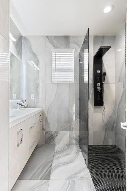 2372 Donner Pass Avenue, Sacramento CA: https://media.crmls.org/mediaz/d737b3c4-f6c5-40b5-b82f-6c1ef0d23c5a.jpg