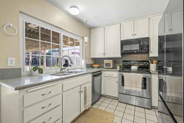 Detail Gallery Image 11 of 45 For 1669 Palomar Dr, San Marcos,  CA 92069 - 4 Beds | 2 Baths