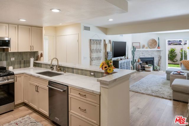 571 Artisan Road photo 5