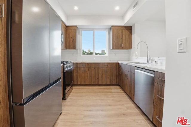 1820 Prosser Avenue, Los Angeles CA: https://media.crmls.org/mediaz/d7398079-b42a-4800-90c7-95ecddf1db26.jpg