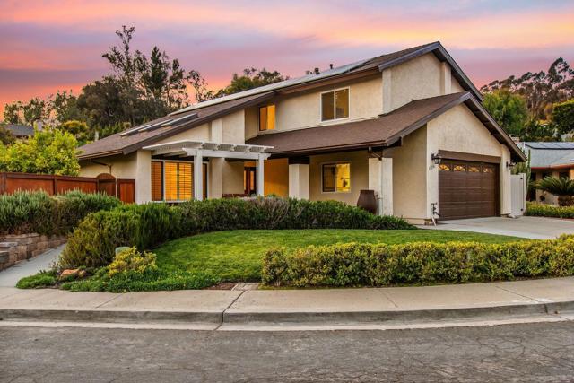 12216 Riesling Ct, San Diego CA: https://media.crmls.org/mediaz/d73a9b28-e0f7-4069-8977-47b49430d3a0.jpg