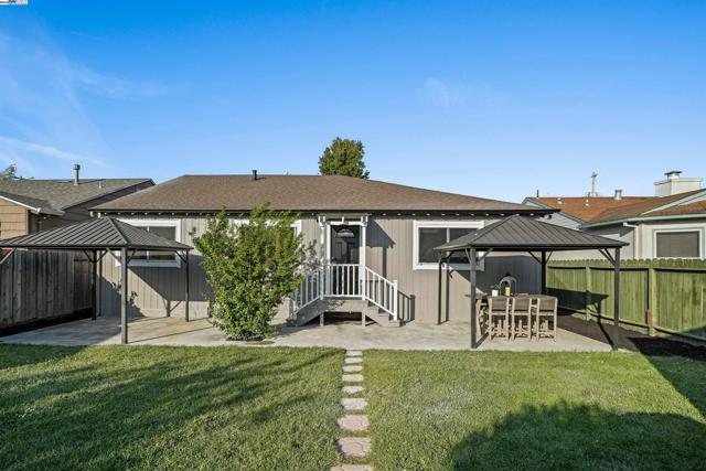 625 3rd Ave, San Bruno CA: https://media.crmls.org/mediaz/d73b3722-4df4-428a-b15e-1653712d6fa7.jpg