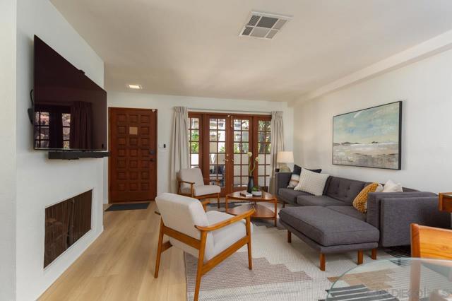 8666 Villa La Jolla Dr, La Jolla CA: https://media.crmls.org/mediaz/d73b6f0e-43de-4ebc-91a3-95dcde5cd1ab.jpg