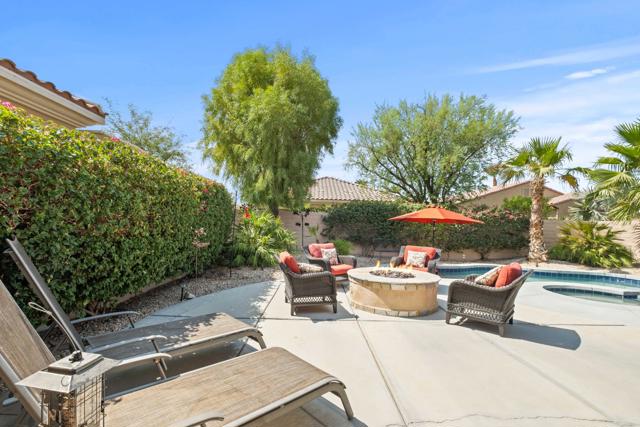 81673 Avenida Alturas, Indio CA: https://media.crmls.org/mediaz/d73bfdcd-38ca-40fc-bef1-05266f963f71.jpg