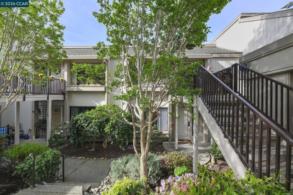 3386 Rossmoor Pkwy #6