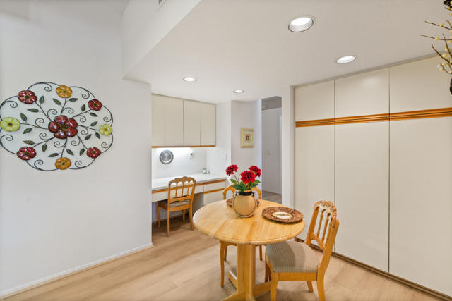 212 S Kavenish Drive, Rancho Mirage CA: https://media.crmls.org/mediaz/d73c9642-f2f8-452a-94cf-2577b9766903.jpg