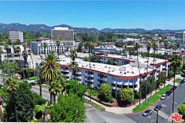 11965 Gorham Avenue, Los Angeles CA: https://media.crmls.org/mediaz/d73d3e3c-b83a-4024-a581-3d7a7379633b.jpg