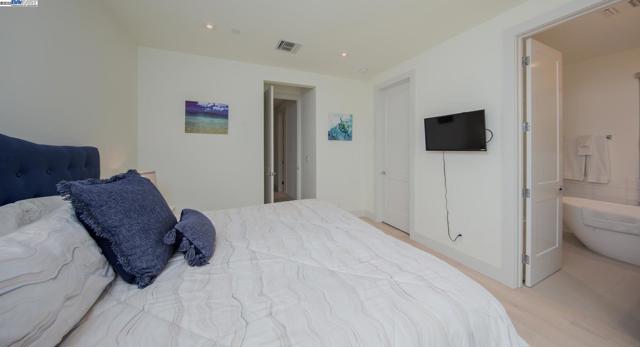 996 Harbor Haven Dr, Bodega Bay CA: https://media.crmls.org/mediaz/d73d9151-c8e2-4f43-a512-3e43f8d28915.jpg
