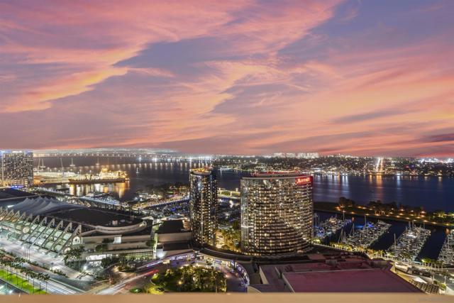 550 Front St, San Diego CA: https://media.crmls.org/mediaz/d73da667-e75f-4a52-8e99-ef04d7ca1b68.jpg