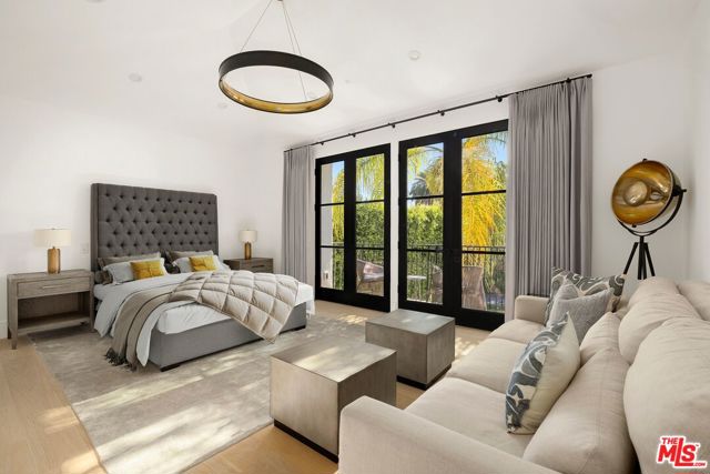 8 Oakmont Drive, Los Angeles CA: https://media.crmls.org/mediaz/d73db3eb-c121-42af-b1de-9989ae6fcc4d.jpg