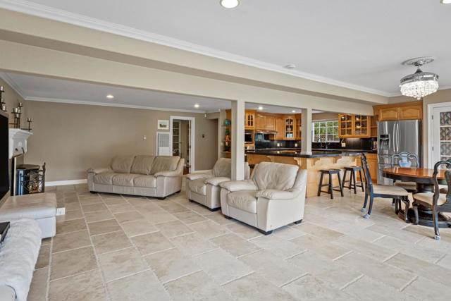 17480 Hoot Owl Way, Morgan Hill CA: https://media.crmls.org/mediaz/d73de227-9ebb-4d91-bac2-bcd4f7342f73.jpg