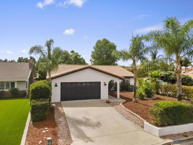 23235 Canyon Lake Dr S, Canyon Lake CA: https://media.crmls.org/mediaz/d73e7b1b-f840-4dcf-b49f-153abc9f789f.jpg
