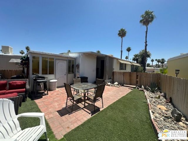 2 Harrison Street, Cathedral City CA: https://media.crmls.org/mediaz/d73f433b-eb8f-4e96-96c0-dbea95eb1f79.jpg