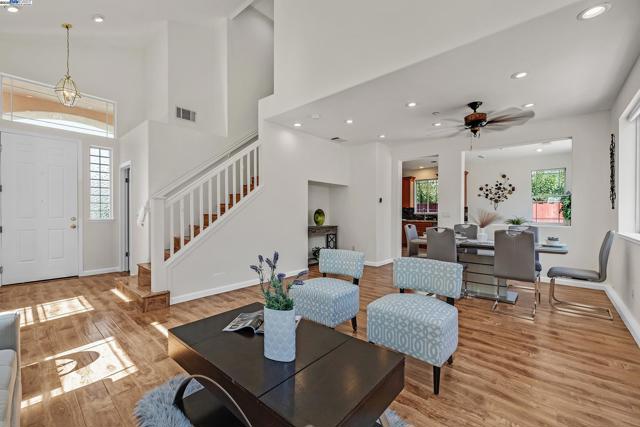 100 Arroyo Ct, Union City CA: https://media.crmls.org/mediaz/d73faf23-ecfe-4f45-8c75-05efae892c8c.jpg
