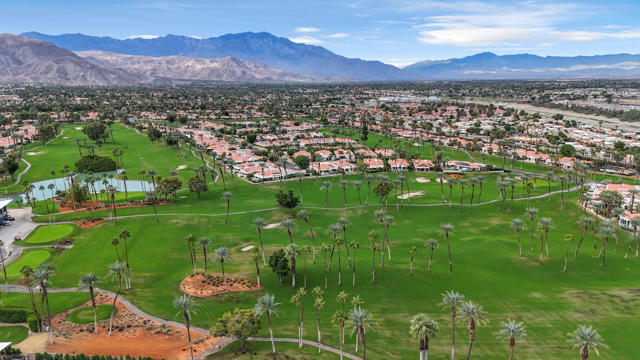 75273 Spyglass Drive, Indian Wells CA: https://media.crmls.org/mediaz/d7417bcd-6be2-40b8-b719-5a219554dee0.jpg