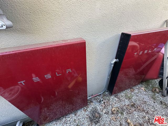 4546 Allott Avenue, Sherman Oaks CA: https://media.crmls.org/mediaz/d741b851-28a2-4bf9-9257-5231a38696fa.jpg