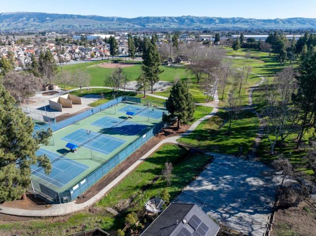8421 Wayland Lane, Gilroy CA: https://media.crmls.org/mediaz/d742cd67-d83f-4222-a074-8e6fd5529060.jpg