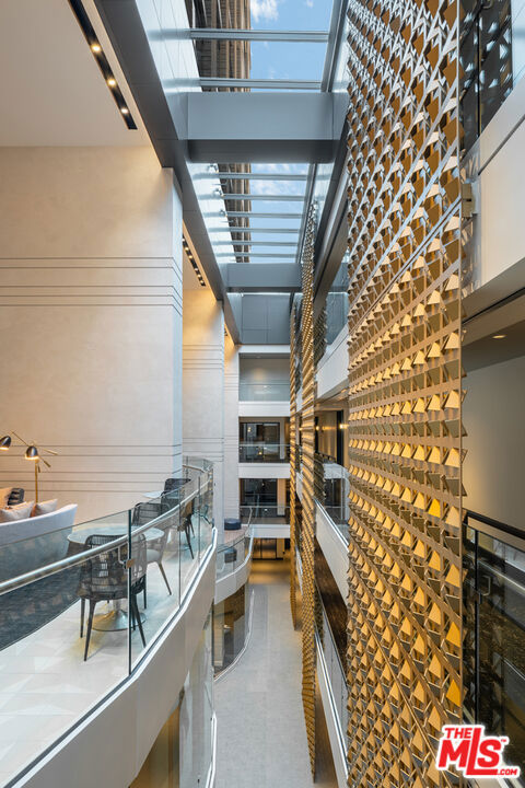 400 S Broadway, Los Angeles CA: https://media.crmls.org/mediaz/d7431a13-3a4a-489b-84f8-5221554f3f81.jpg