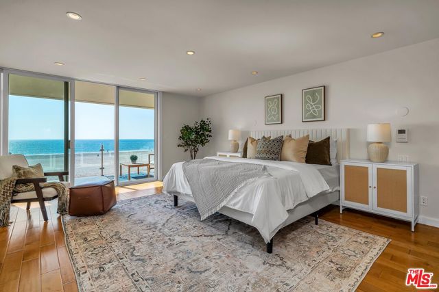 4 Lighthouse Street, Marina del Rey CA: https://media.crmls.org/mediaz/d743522c-32c1-486f-b143-4ae186480d06.jpg