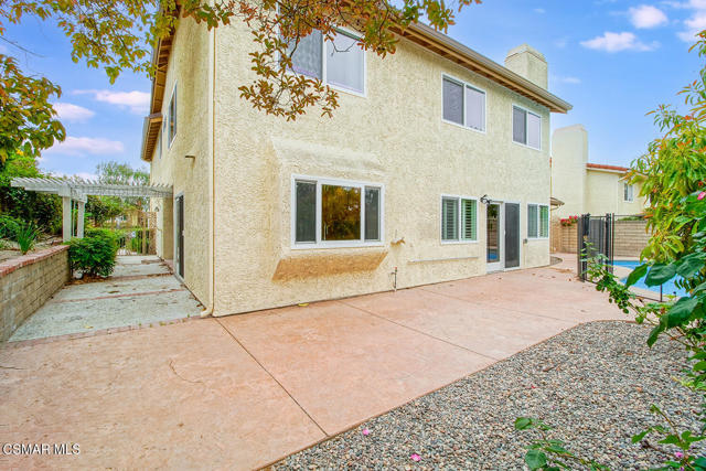 2111 Peak Place, Thousand Oaks CA: https://media.crmls.org/mediaz/d7448d86-026c-459b-8039-1c26e5613f21.jpg
