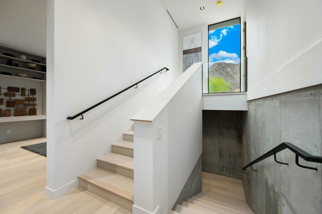 2085 Desert Flower Court, Palm Springs CA: https://media.crmls.org/mediaz/d7449889-f504-4392-95aa-bedbded3185f.jpg
