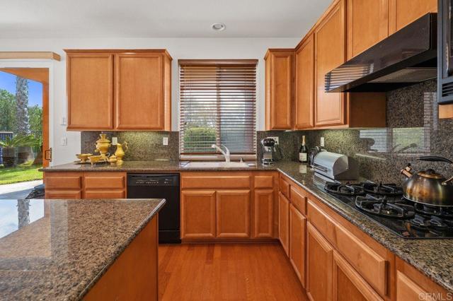 Detail Gallery Image 17 of 45 For 3971 via Cangrejo, San Diego,  CA 92130 - 4 Beds | 3 Baths