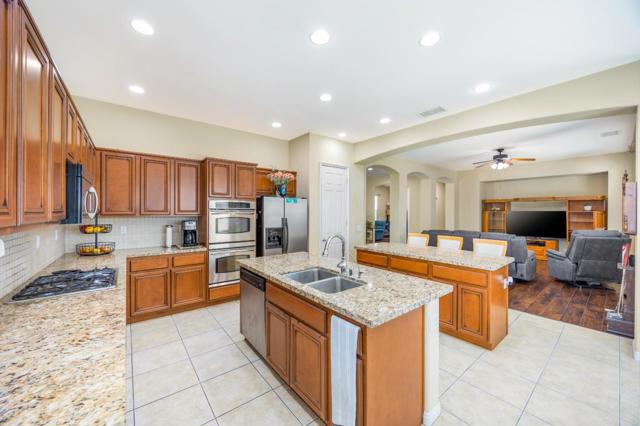 60284 Honeysuckle Street, La Quinta CA: https://media.crmls.org/mediaz/d745a8f7-3136-47b3-81e8-573ac2261fbf.jpg