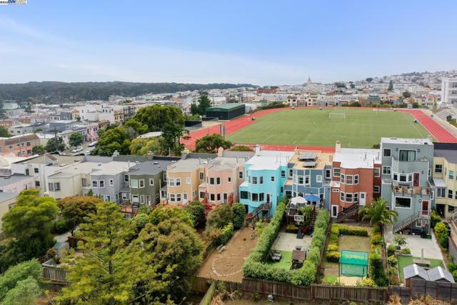 658 30Th Ave, San Francisco CA: https://media.crmls.org/mediaz/d745b6f7-30a6-4cbd-81ee-629e959b8369.jpg