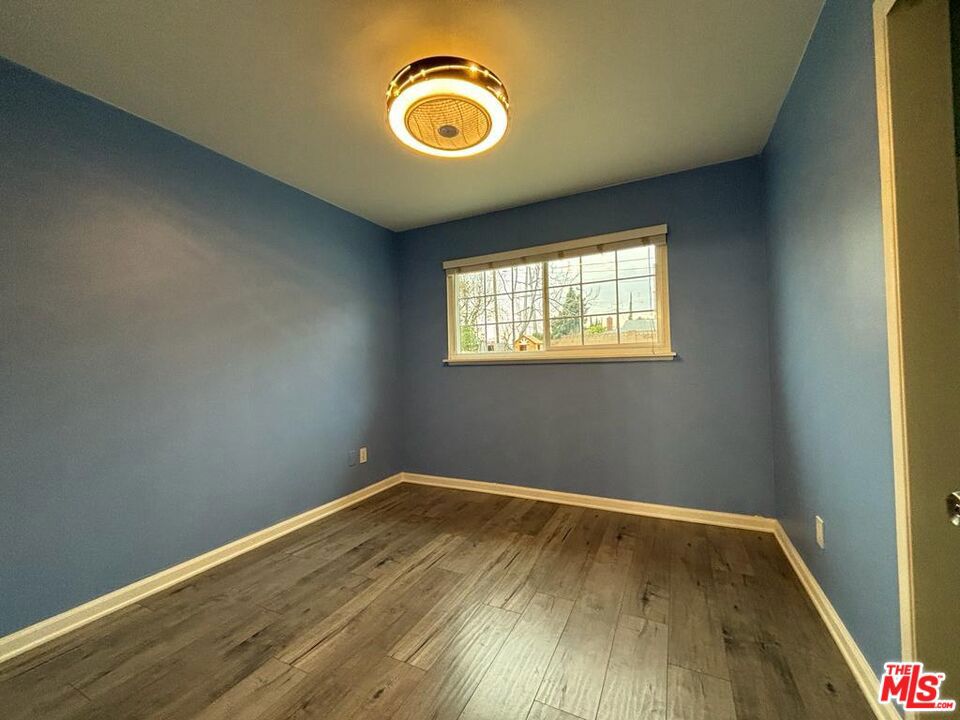 https://media.crmls.org/mediaz/d745b8f9-6b93-4595-812c-703a9dadc6d8.jpg?preset=X-Large