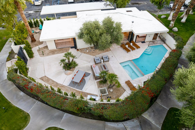 130 W Racquet Club Road #308, Palm Springs, CA 92262