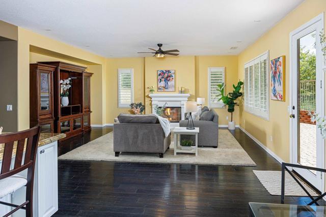27002 Red Maple Street, Murrieta CA: https://media.crmls.org/mediaz/d746dbb4-0eff-44ca-9148-4c02d7e13f3a.jpg
