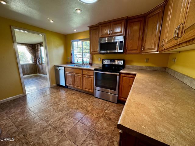 37203 Village 37, Camarillo CA: https://media.crmls.org/mediaz/d747012c-9e19-4049-bd92-ef428897ac2c.jpg