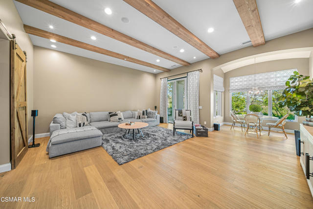 1451 E La Loma Avenue, Somis CA: https://media.crmls.org/mediaz/d7475993-05a9-4611-809c-1ee9f6737462.jpg