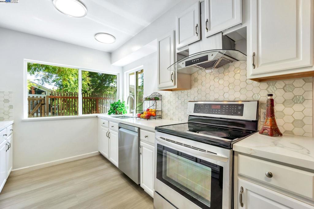 208 Siskiyou Ct