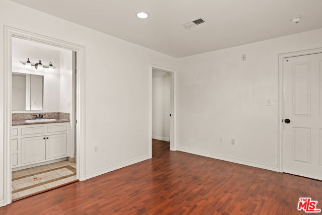 2667 Menlo Avenue, Los Angeles CA: https://media.crmls.org/mediaz/d747687e-daef-459a-9994-32b84f985ab3.jpg