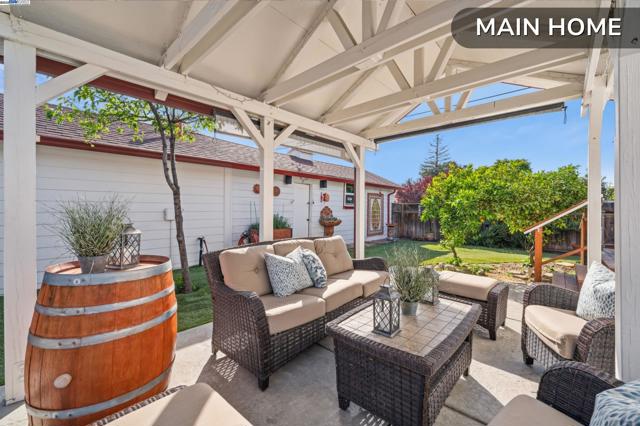 507 Maple St, Livermore CA: https://media.crmls.org/mediaz/d748f655-de76-4330-8fc9-7af8f8d89579.jpg